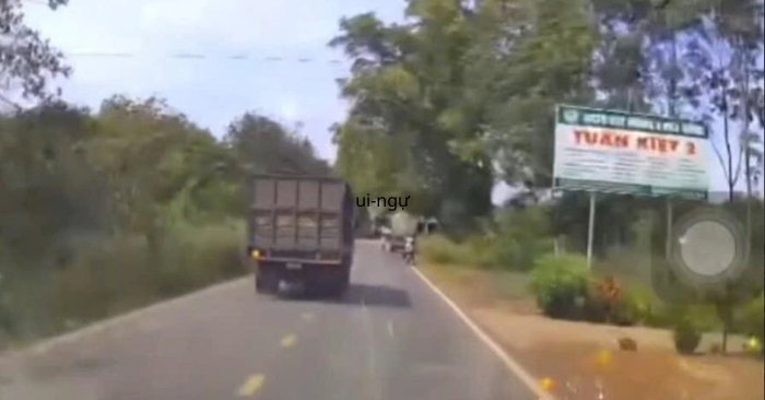 Camera lộ tình tiết bất thường