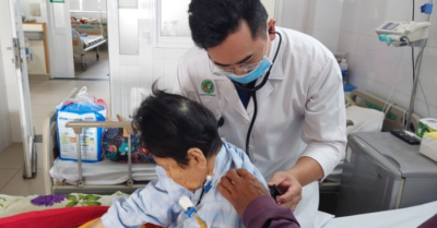 Cứu sống bệnh nhân sốc tim, ngưng tim trong “cuộc đua một phút sinh tử”