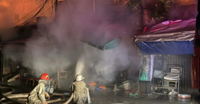 Cháy chợ Xanh lúc rạng sáng, dân sơ tán khẩn cấp