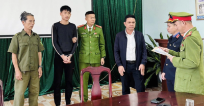 Khởi tố đối tượng chém trúng bố: Dùng dao sát thương chém vào đầu người can ngăn