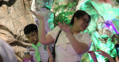 <strong>Tuyết nhân tạo xuất hiện nhiều nơi, TPHCM rộn ràng đêm Giáng sinh 2025</strong>