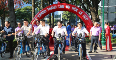 <strong>TPHCM đưa vào sử dụng làn đường ưu tiên xe đạp đầu tiên trên đại lộ Mai Chí Thọ</strong>