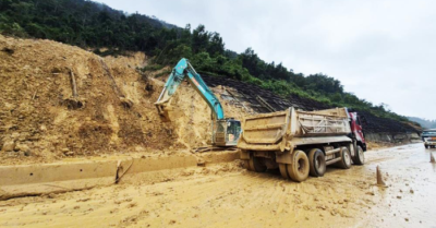 Tiếp tục cấm xe khách và xe tải lớn trên cao tốc La Sơn Hòa Liên do nguy cơ sạt lở