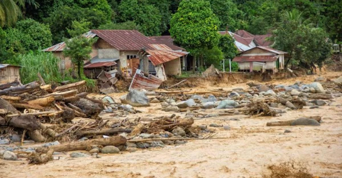 Mưa bão cực đoan quét qua Đông Nam Á gây lũ lụt lịch sử, hơn 600 người chết, hàng triệu người bị ảnh hưởng và nhiều khu vực bị tàn phá nghiêm trọng