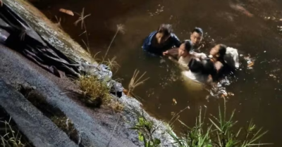 Người phụ nữ và 2 học sinh rơi xuống kênh nước chảy xiết trong đêm mưa lạnh, được 3 người dân dũng cảm cứu sống