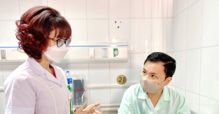 Một người bố chết não sau tai nạn đã hiến tặng quả thận để cứu chính con trai mắc suy thận, tạo nên câu chuyện đầy nhân văn tại Bệnh viện Hữu nghị Việt Đức