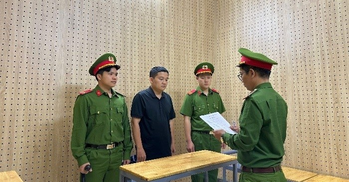 Lợi dụng nhân viên ngân hàng và mối quan hệ quen biết, đối tượng dựng kịch bản đáo hạn tinh vi, khiến nhiều người sập bẫy, bị chiếm đoạt hơn 8 tỷ đồng