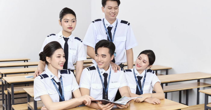 Tiếp viên hàng không siết tiêu chí ngoại hình khi xét tuyển