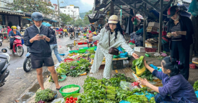 Giá rau tại Đà Nẵng tăng mạnh, ớt tươi chạm 150.000 đồng/kg