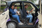 Ô tô điện rẻ nhất Ấn Độ nhỏ như xe máy