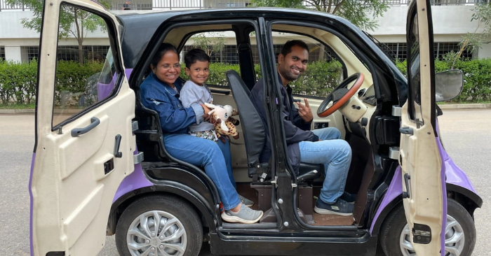 Ô tô điện rẻ nhất Ấn Độ nhỏ như xe máy