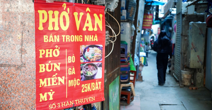 Bát phở 25.000 đồng giữa Hà Nội đắt đỏ