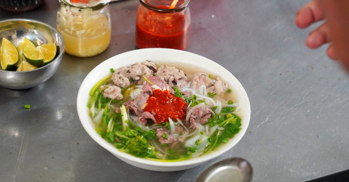 Bát phở 25.000 đồng giữa Hà Nội đắt đỏ