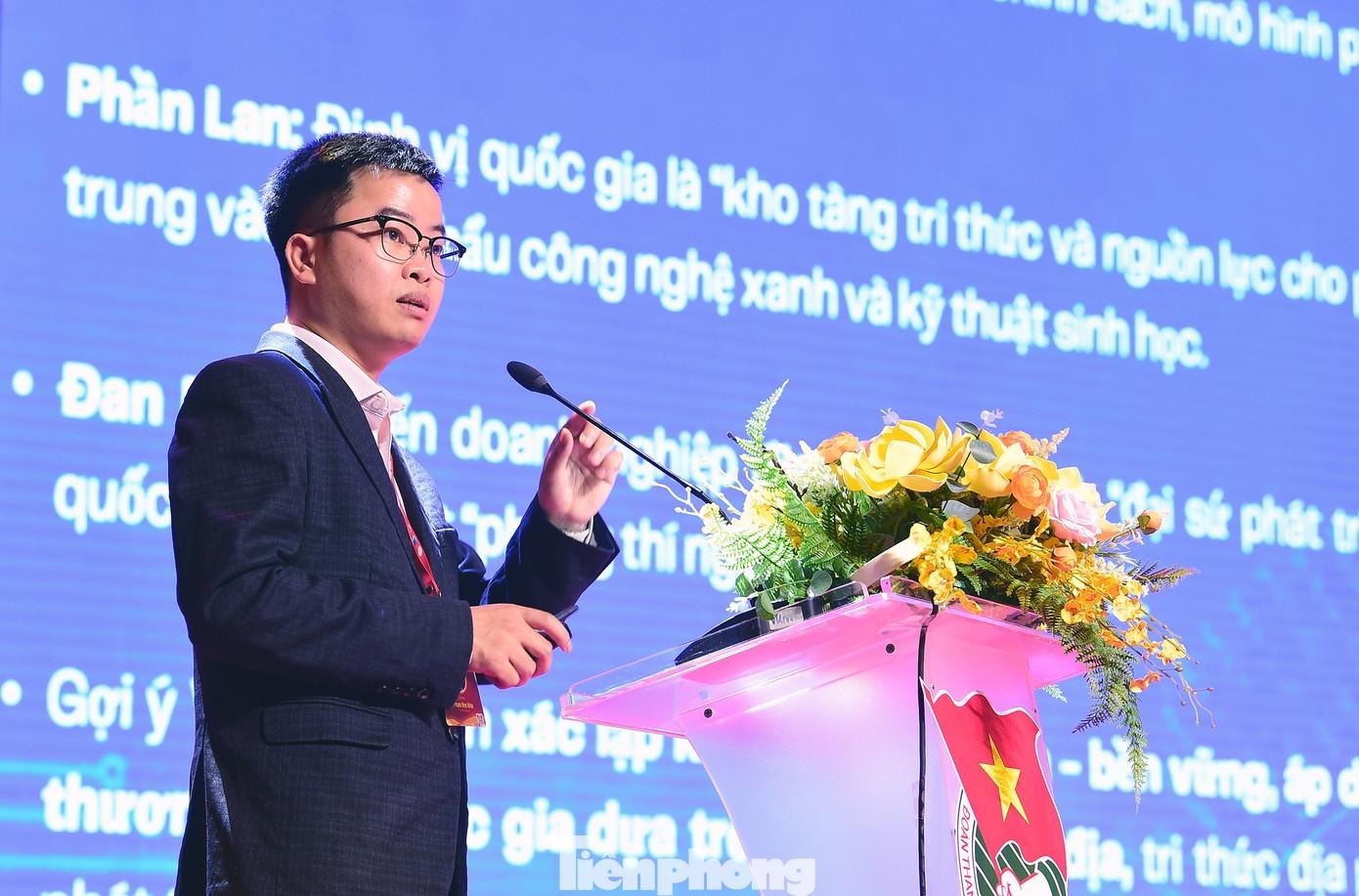 Yêu nước là phụng sự và dấn thân thông qua nghiên cứu AI phục vụ y tế Việt Nam.