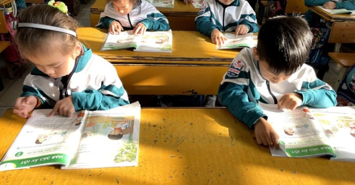 Bộ GD-ĐT dự kiến bỏ quy định chọn sách giáo khoa, giảm thủ tục chuyển trường