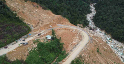 Đèo Khánh Lê vẫn tê liệt sau sạt lở nghiêm trọng, lực lượng chức năng gấp rút khắc phục