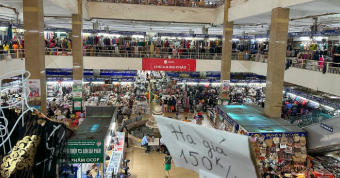 Hộ kinh doanh doanh thu dưới 1 tỷ đồng không bắt buộc dùng hóa đơn điện tử; nhóm từ 1 tỷ đồng trở lên phải kê khai và nộp thuế theo quy định mới từ 2026.