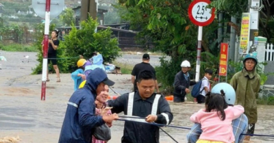 Nhiều khu vực ở Khánh Hòa ngập cục bộ sau mưa lớn