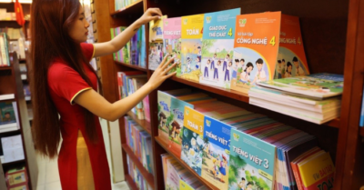 Một bộ sách giáo khoa thống nhất: Bước mở chuẩn hóa hệ thống