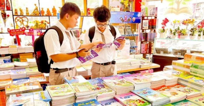 Bộ GD-ĐT quyết định chọn bộ SGK “Kết nối tri thức với cuộc sống” sử dụng thống nhất toàn quốc từ năm học 2026-2027, tiến tới miễn phí SGK năm 2030.