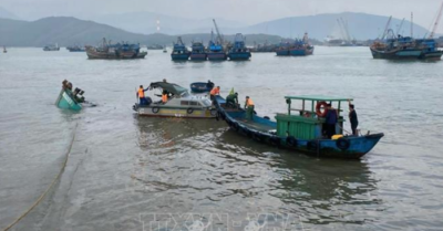 4 ngư dân được cứu sau vụ chìm tàu gần đảo Hòn La vào rạng sáng 7/12