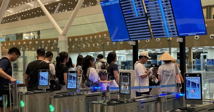 Khách qua Tân Sơn Nhất tăng cao dịp Tết Dương lịch