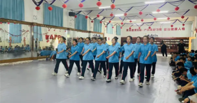 Con bạn đang trốn học? Giao tiếp đồng cảm có thể giúp cải thiện mối quan hệ cha mẹ – con cái