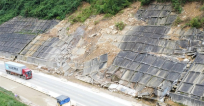 Taluy vỡ vụn trên cao tốc La Sơn – Túy Loan sau mưa lịch sử