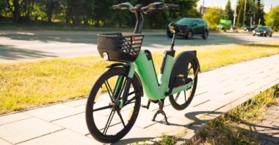 Người dùng Trung Quốc phản ứng trước xe điện mới bị giới hạn tốc độ và công năng