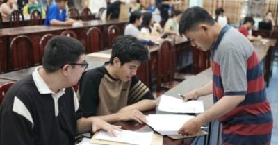 Sinh viên sư phạm ra trường vẫn mòn mỏi chờ tiền hỗ trợ