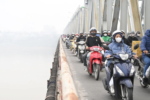 Không khí Hà Nội ô nhiễm từ sáng đến đêm: Gây hại vượt xa hệ hô hấp