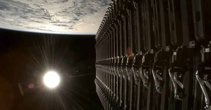 Vệ tinh Starlink gặp sự cố, đang rơi dần xuống Trái Đất