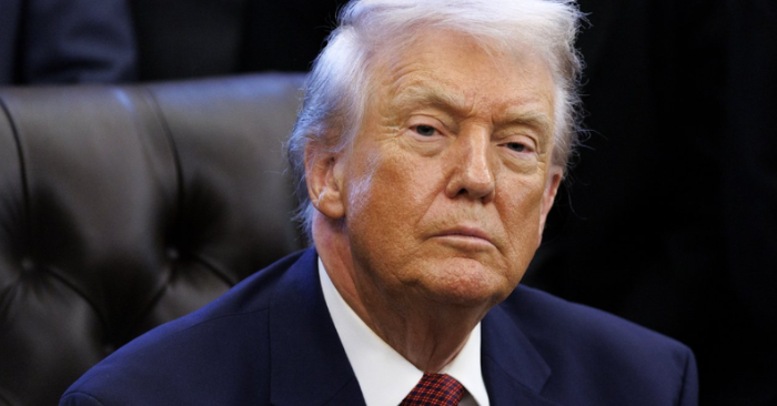 Tuyên bố mới nhất của Trump: Tôi thất vọng về Zelensky