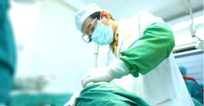 Phát hiện túi ngực vỡ sau 10 năm