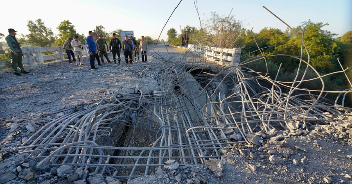 Campuchia cáo buộc F-16 Thái Lan ném bom phá hủy cầu huyết mạch O Chik