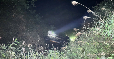 Ô tô chở 4 người rơi xuống suối ở Lào Cai, 2 người tử vong