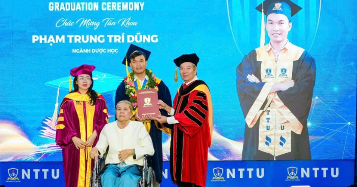 Tân khoa xuất sắc