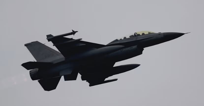 Phi công F-16V nhảy dù ngoài khơi Hoa Liên, Đài Loan huy động lực lượng tìm kiếm quy mô lớn