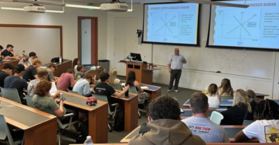 Giáo sư Mỹ dùng cách thi “cổ xưa” để chấm điểm sinh viên