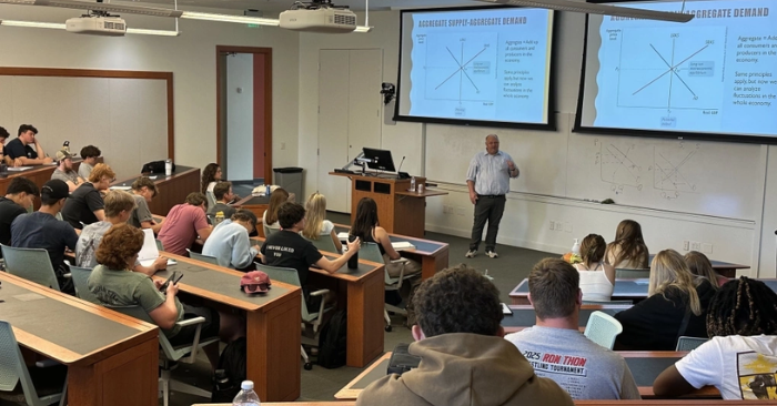 Giáo sư Mỹ dùng cách thi “cổ xưa” để chấm điểm sinh viên