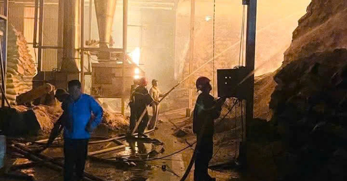 Cháy nhà máy sắn ở Lào Cai trong đêm Tết Dương lịch