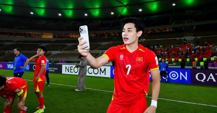 Á hậu Cẩm Ly được fan đẩy thuyền với Đình Bắc là ai?