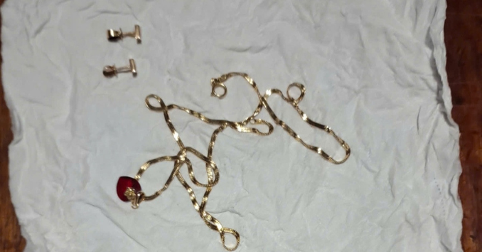 Gói vàng trên tàu hỏa bất ngờ được tìm thấy trong túi rác