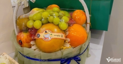 Giỏ quà đầu năm của thông gia giàu và nghĩa tình kín đáo