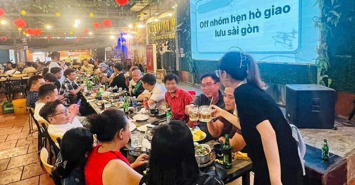 Tiệc hẹn hò người lạ tại Hà Nội hút người độc thân