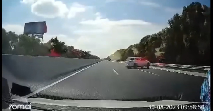 Nổ lốp xe trên cao tốc tiềm ẩn tai nạn nghiêm trọng