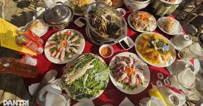 Bữa tiệc 180 mâm gây chú ý báo Trung Quốc