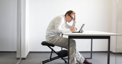 Trào lưu bẻ khớp chữa đau lưng: “Răng rắc” dễ trả giá