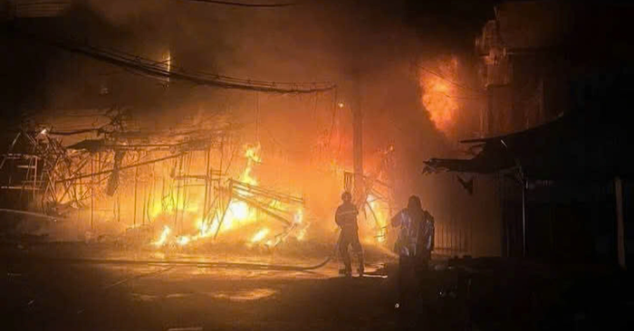 Cháy cửa hàng giày dép