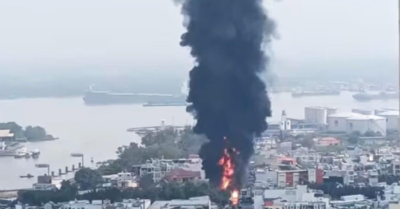 Cháy xe bồn chở xăng ở xã Nhà Bè, TP Hồ Chí Minh